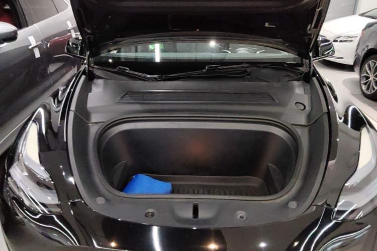 Used Tesla Model Y 2023 Rear-Wheel-Drive Version Engine Bay