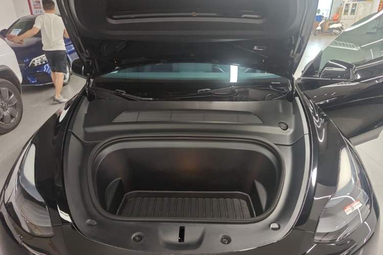 Used Tesla Model Y 2023 Rear-Wheel-Drive Version Engine Bay