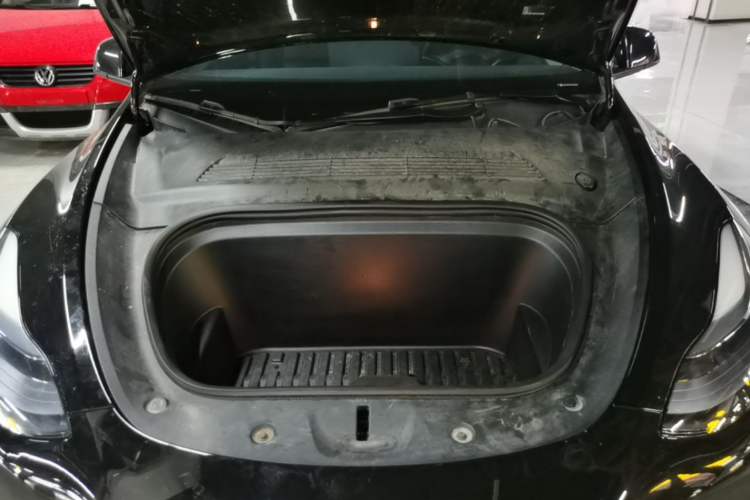 Used Tesla Model Y 2023 Rear-Wheel-Drive Version Engine Bay