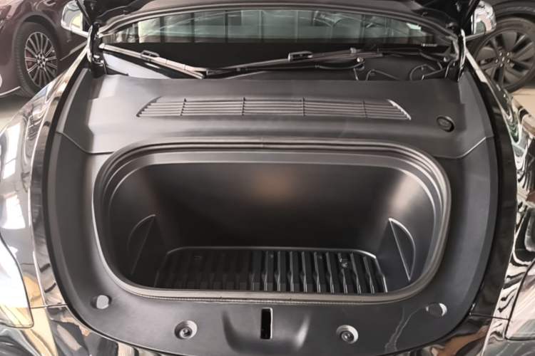 Used Tesla Model Y 2023 Rear-Wheel-Drive Version Engine Bay