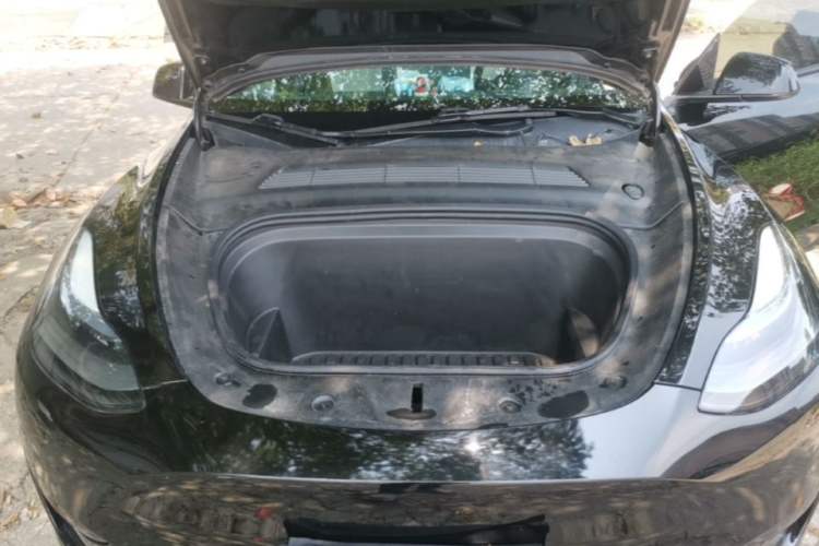 Used Tesla Model Y 2023 Rear-Wheel-Drive Version Engine Bay