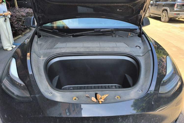 Used Tesla Model Y 2023 Rear-Wheel-Drive Version Engine Bay