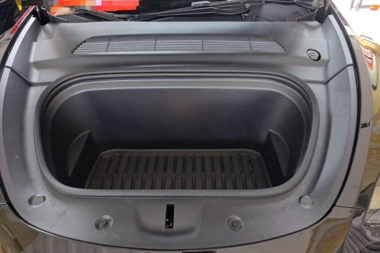 Used Tesla Model Y 2023 Rear-Wheel-Drive Version Engine Bay