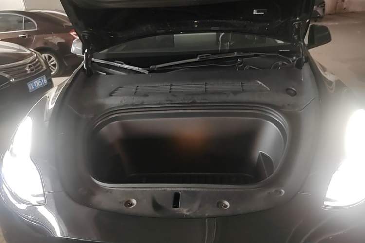Used Tesla Model Y 2023 Rear-Wheel-Drive Version Engine Bay