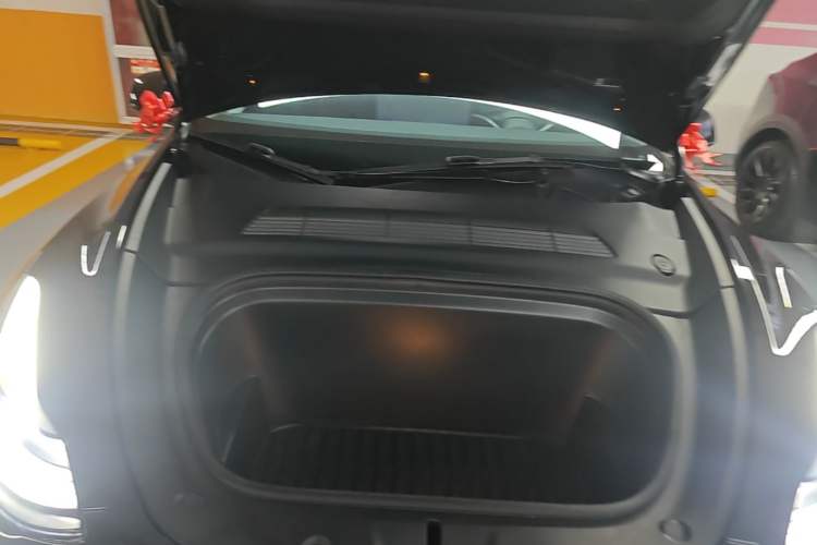 Used Tesla Model Y 2023 Rear-Wheel-Drive Version Engine Bay