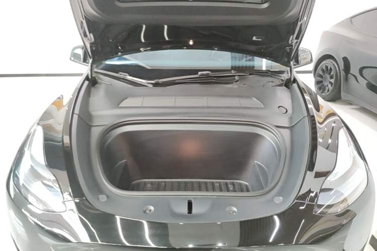 Used Tesla Model Y 2023 Rear-Wheel-Drive Version Engine Bay