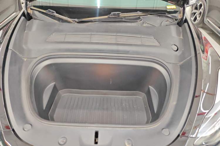 Used Tesla Model Y 2023 Rear-Wheel-Drive Version Engine Bay