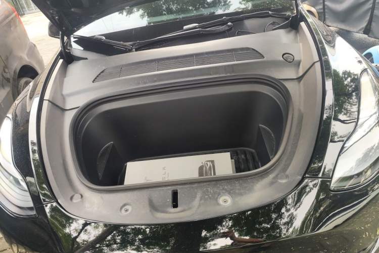 Used Tesla Model Y 2023 Rear-Wheel-Drive Version Engine Bay