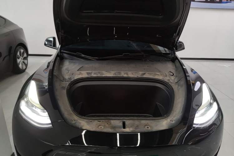 Used Tesla Model Y 2023 Rear-Wheel-Drive Version Engine Bay