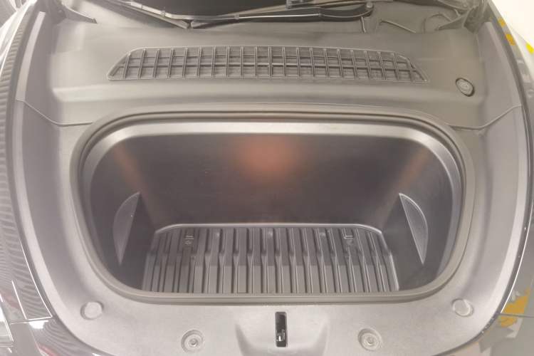 Used Tesla Model Y 2023 Rear-Wheel-Drive Version Engine Bay