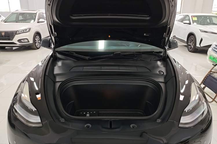 Used Tesla Model Y 2023 Rear-Wheel-Drive Version Engine Bay