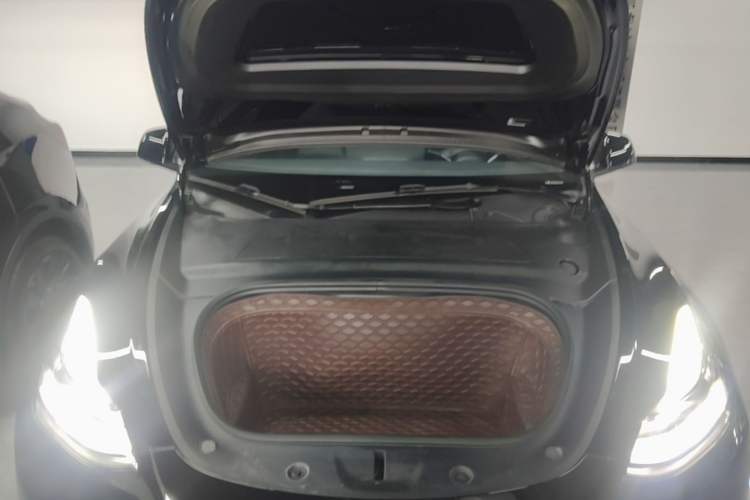 Used Tesla Model Y 2023 Rear-Wheel-Drive Version Engine Bay