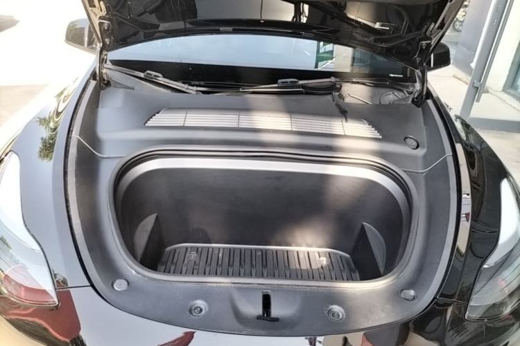 Used Tesla Model Y 2023 Rear-Wheel-Drive Version Engine Bay