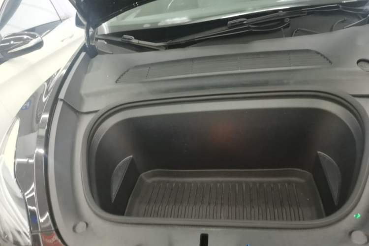 Used Tesla Model Y 2023 Rear-Wheel-Drive Version Engine Bay