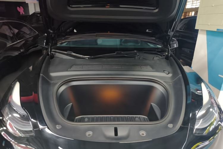 Used Tesla Model Y 2023 Rear-Wheel-Drive Version Engine Bay