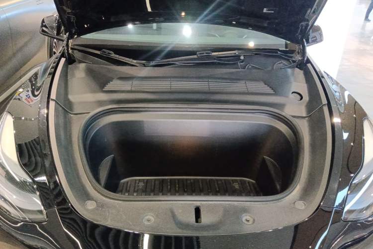 Used Tesla Model Y 2023 Rear-Wheel-Drive Version Engine Bay