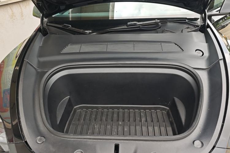 Used Tesla Model Y 2023 Rear-Wheel-Drive Version Engine Bay