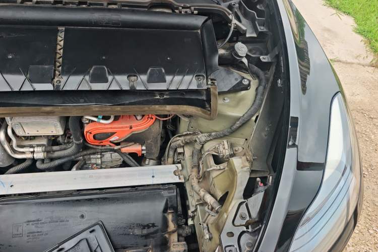 Used Tesla Model Y 2023 Long-Range All-Wheel-Drive Version Engine Bay Left
