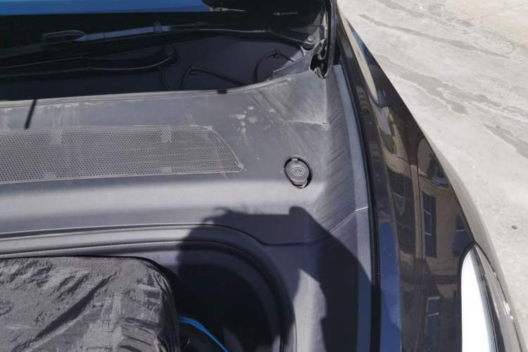 Used Tesla Model Y 2023 Rear-Wheel-Drive Version Engine Bay Left