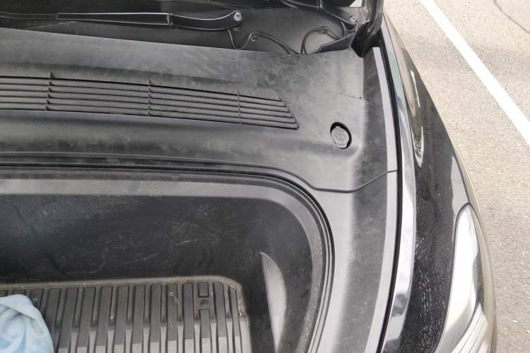 Used Tesla Model Y 2023 Rear-Wheel-Drive Version Engine Bay Left