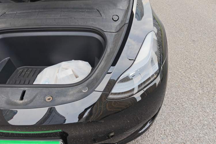 Used Tesla Model Y 2023 Rear-Wheel-Drive Version Engine Bay Left