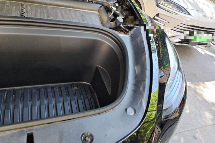Used Tesla Model Y 2023 Rear-Wheel-Drive Version Engine Bay Left