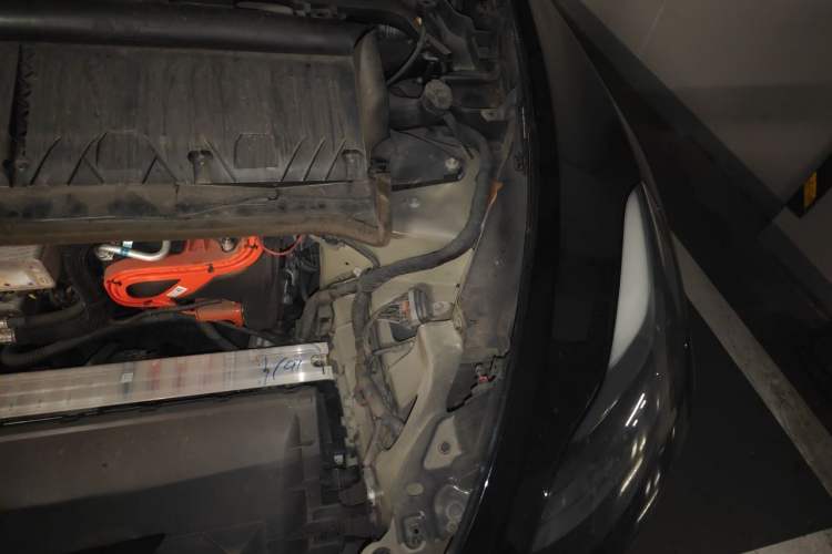 Used Tesla Model Y 2023 Rear-Wheel-Drive Version Engine Bay Left