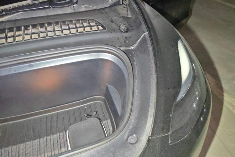 Used Tesla Model Y 2023 Rear-Wheel-Drive Version Engine Bay Left