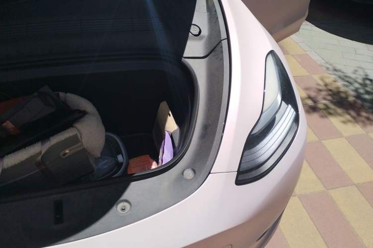 Used Tesla Model Y 2023 Rear-Wheel-Drive Version Engine Bay Left
