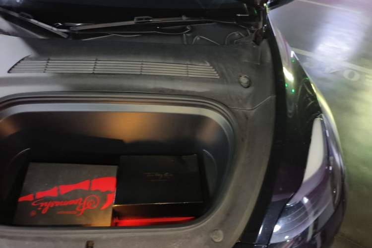 Used Tesla Model Y 2023 Rear-Wheel-Drive Version Engine Bay Left