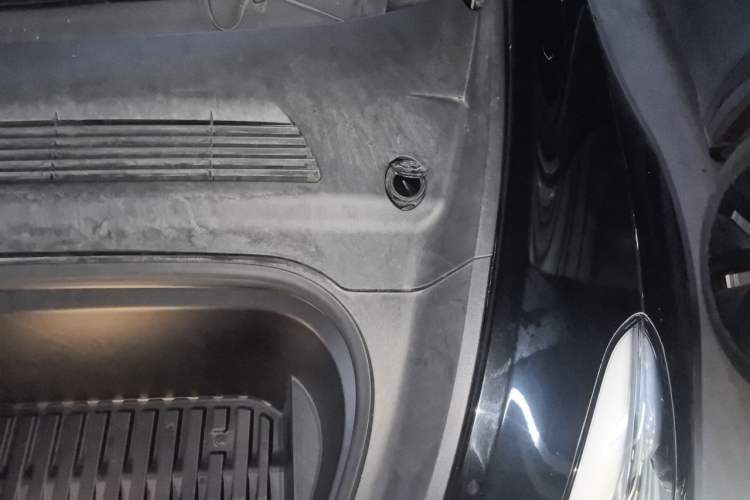 Used Tesla Model Y 2023 Rear-Wheel-Drive Version Engine Bay Left