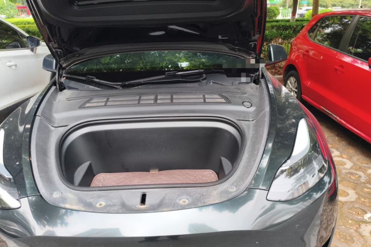 Used Tesla Model Y 2023 Rear-Wheel-Drive Version Engine Bay Left