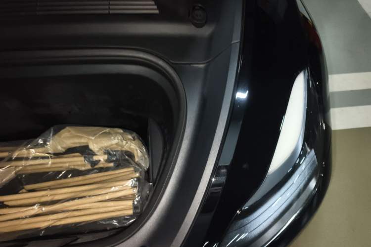 Used Tesla Model Y 2023 Rear-Wheel-Drive Version Engine Bay Left