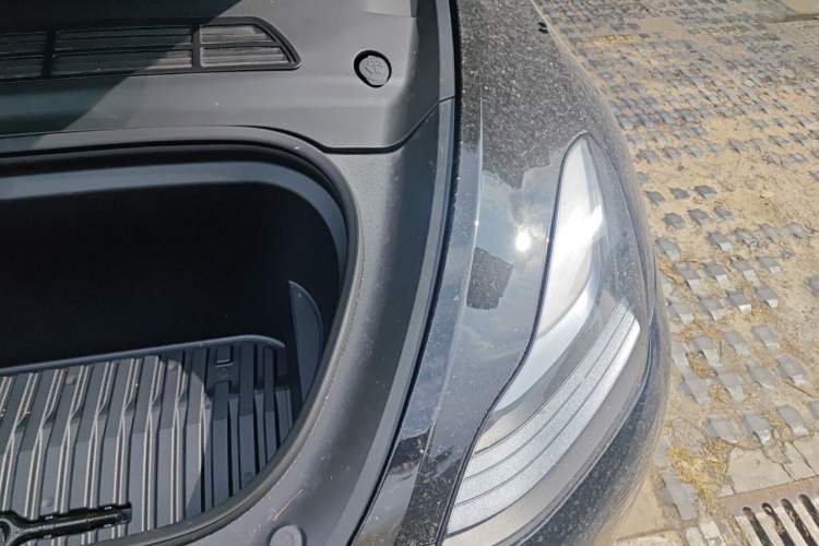Used Tesla Model Y 2023 Rear-Wheel-Drive Version Engine Bay Left