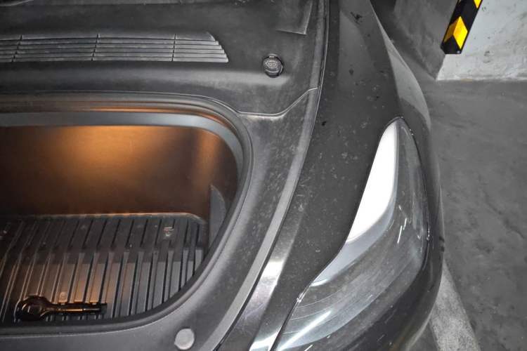 Used Tesla Model Y 2023 Rear-Wheel-Drive Version Engine Bay Left