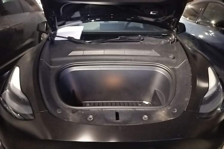 Used Tesla Model Y 2023 Rear-Wheel-Drive Version Engine Bay