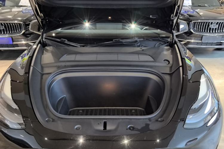 Used Tesla Model Y 2023 Rear-Wheel-Drive Version Engine Bay