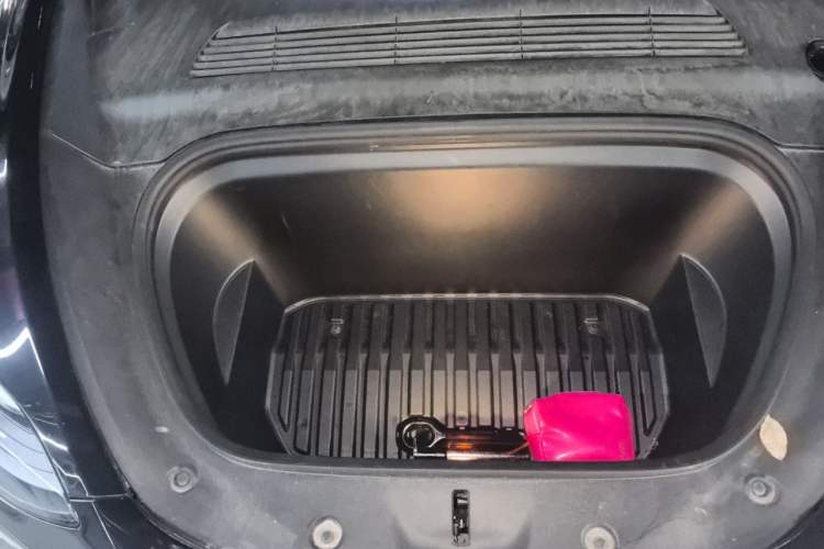 Used Tesla Model Y 2023 Rear-Wheel-Drive Version Engine Bay