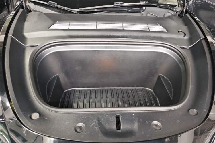 Used Tesla Model Y 2023 Rear-Wheel-Drive Version Engine Bay