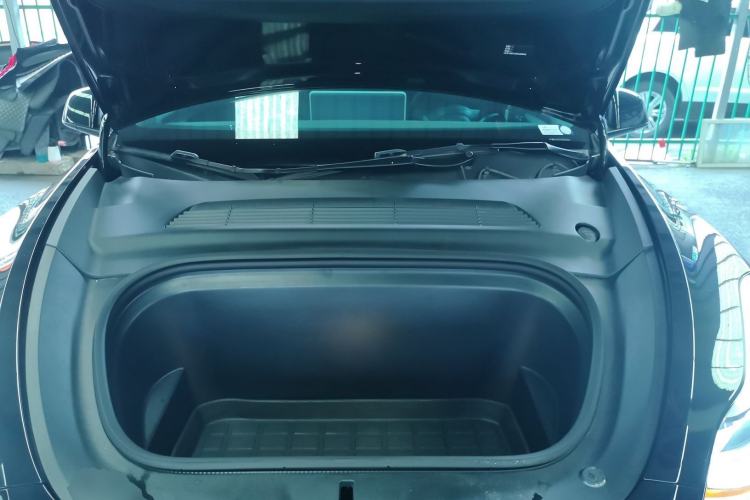 Used Tesla Model Y 2023 Rear-Wheel-Drive Version Engine Bay