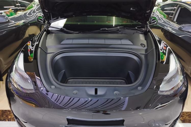 Used Tesla Model Y 2023 Rear-Wheel-Drive Version Engine Bay