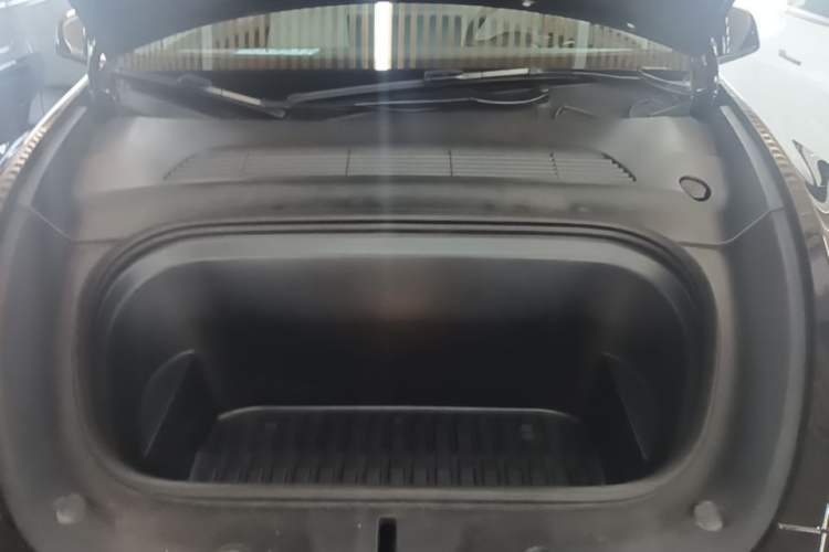 Used Tesla Model Y 2023 Rear-Wheel-Drive Version Engine Bay