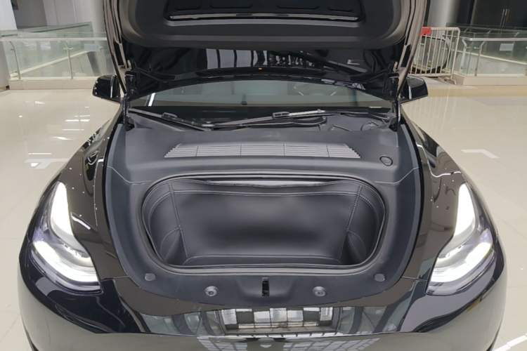 Used Tesla Model Y 2023 Rear-Wheel-Drive Version Engine Bay