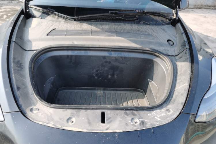 Used Tesla Model Y 2023 Rear-Wheel-Drive Version Engine Bay