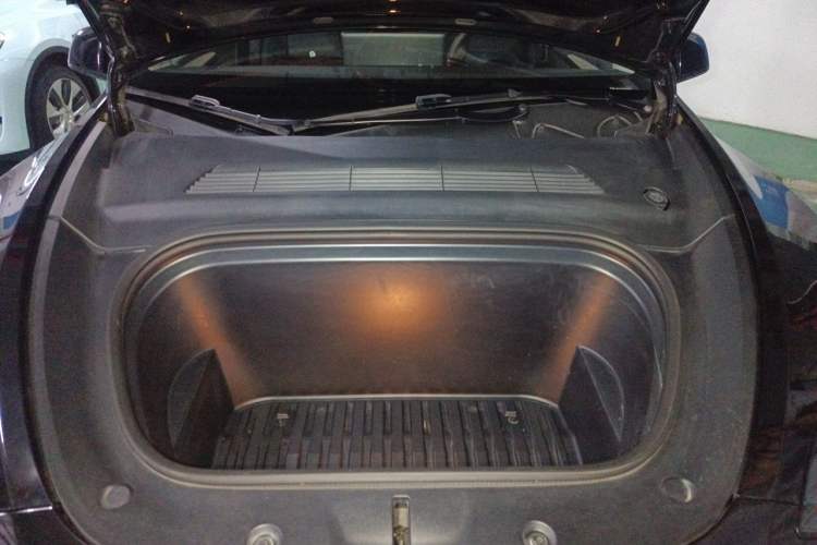 Used Tesla Model Y 2023 Rear-Wheel-Drive Version Engine Bay