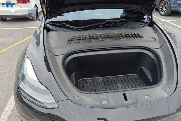 Used Tesla Model Y 2023 Rear-Wheel-Drive Version Engine Bay Right