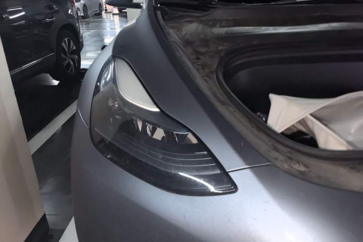Used Tesla Model Y 2023 Rear-Wheel-Drive Version Engine Bay Right