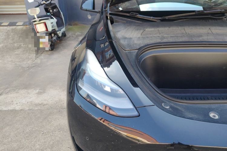 Used Tesla Model Y 2023 Rear-Wheel-Drive Version Engine Bay Right