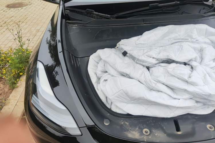 Used Tesla Model Y 2023 High-Performance All-Wheel-Drive Version Engine Bay Right