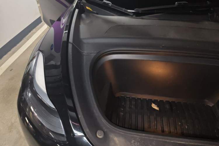 Used Tesla Model Y 2023 Rear-Wheel-Drive Version Engine Bay Right